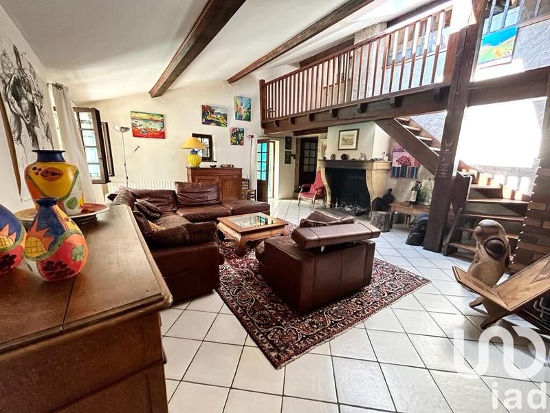 Maison - 213 m² - 7 pièces