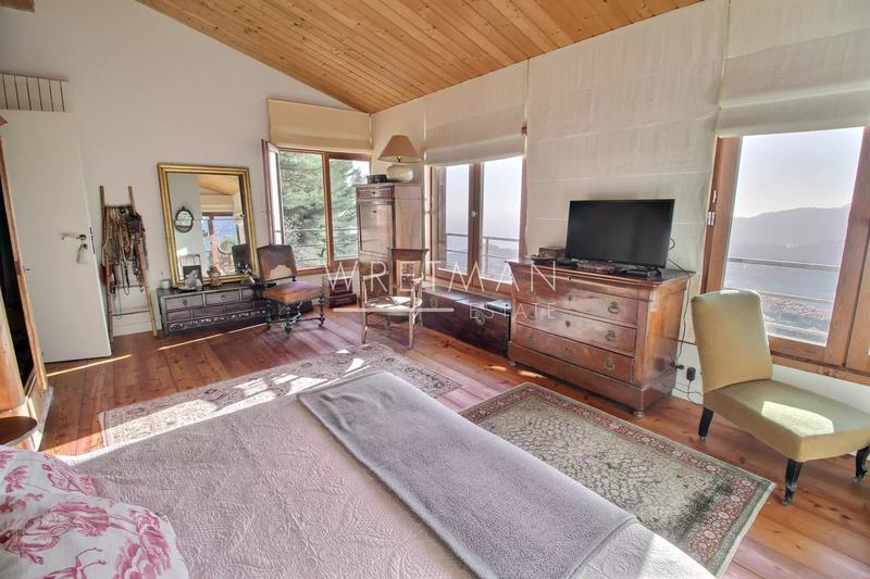 Maison - 180 m² - 6 pièces