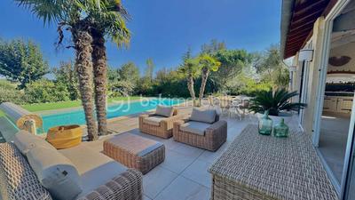 Maison traditionnelle - 165 m² - 6 pièces