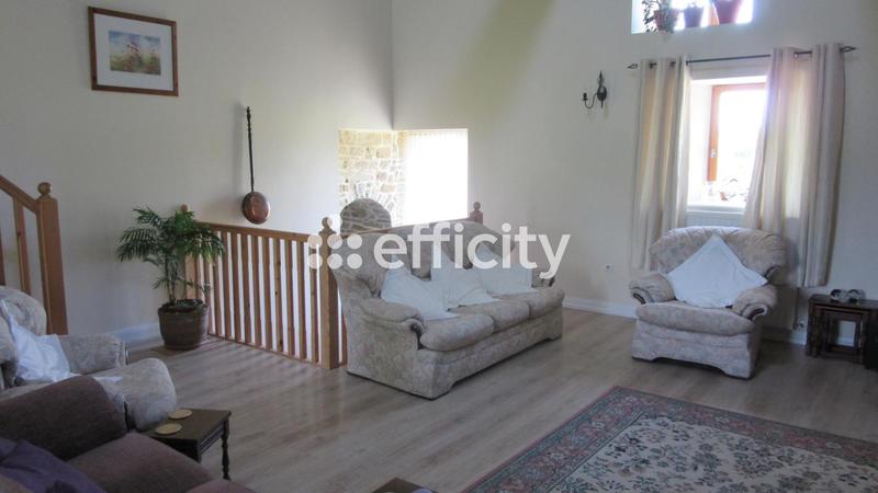 Maison - 269 m² - 9 pièces