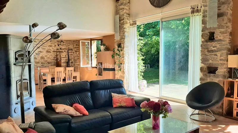 Maison - 262 m² - 7 pièces