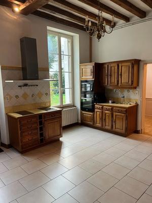 Maison - 270 m² - 8 pièces