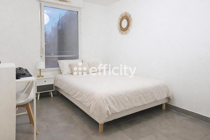 Appartement - 90 m² - 4 pièces