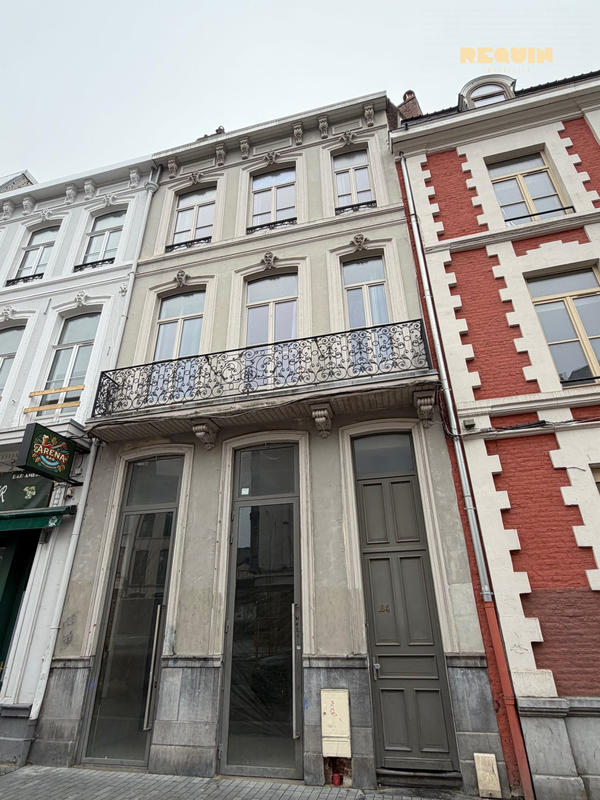 Appartement - 96 m² - 5 pièces