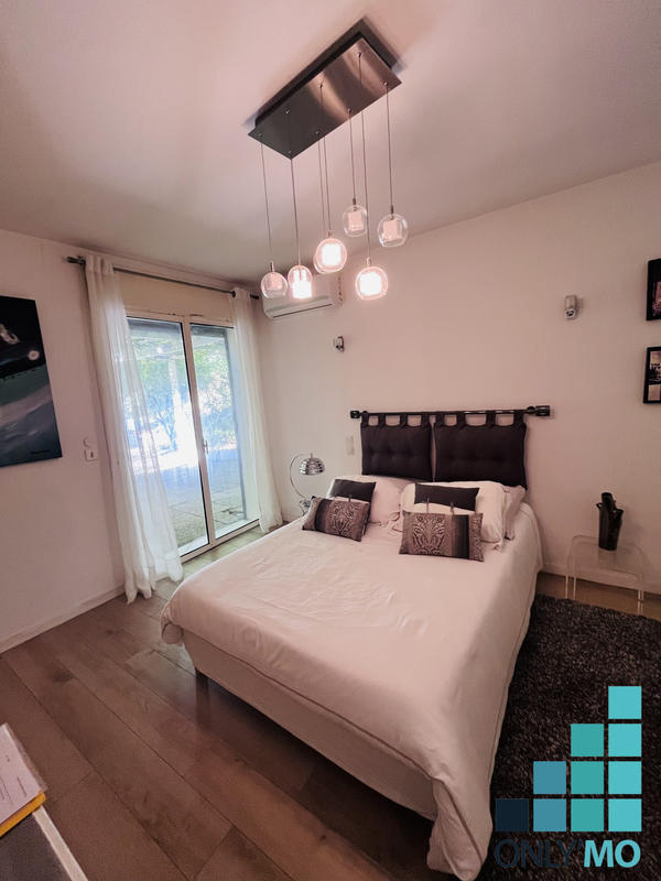 Villa - 330 m² - 6 pièces