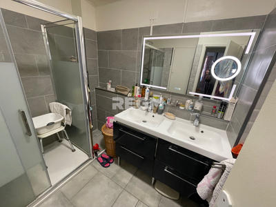 Appartement - 93 m² - 4 pièces