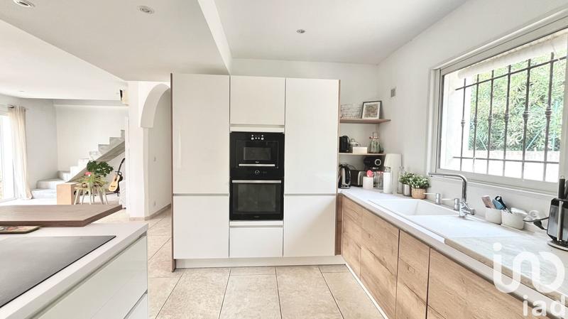 Maison - 180 m² - 6 pièces