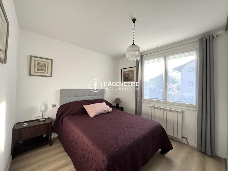 Maison - 250 m² - 8 pièces