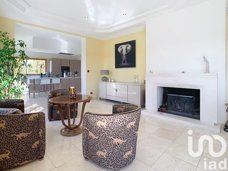 Maison - 296 m² - 8 pièces