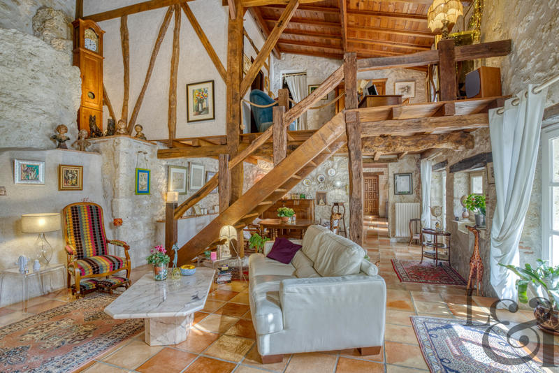 Maison - 200 m² - 7 pièces