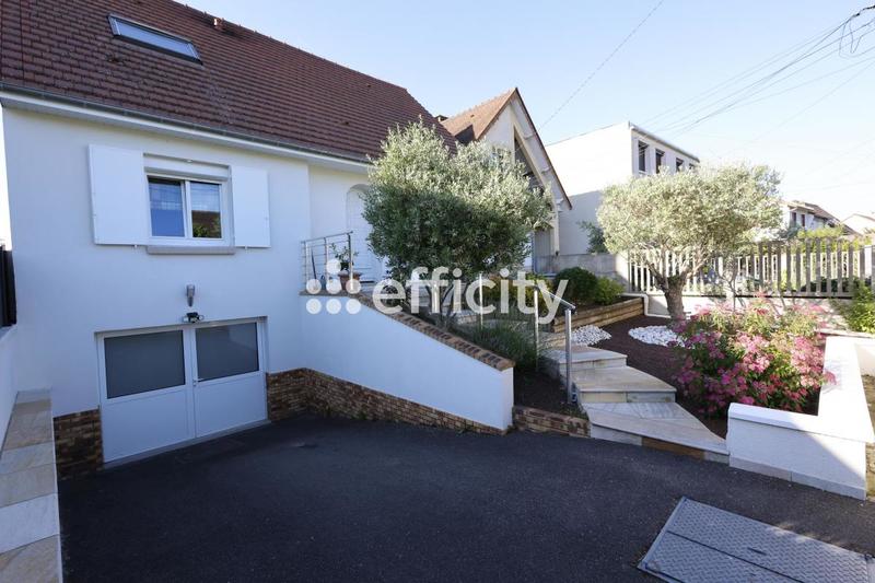 Maison - 195 m² - 5 pièces