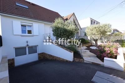 Maison - 195 m² - 5 pièces