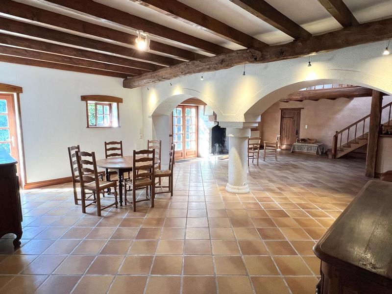 Maison - 250 m² - 7 pièces