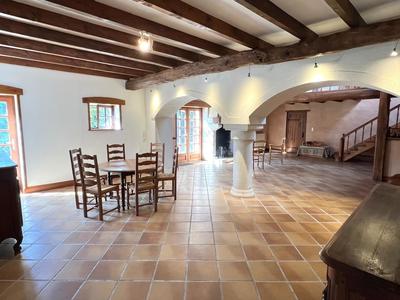 Maison - 250 m² - 7 pièces