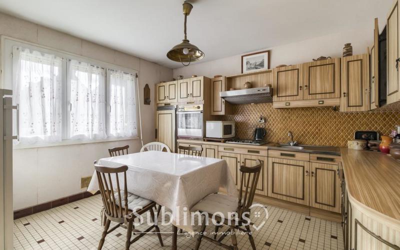 Maison traditionnelle - 125 m² - 6 pièces