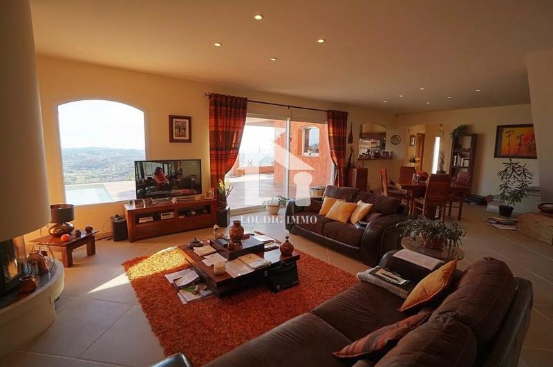 Villa - 160 m² - 6 pièces