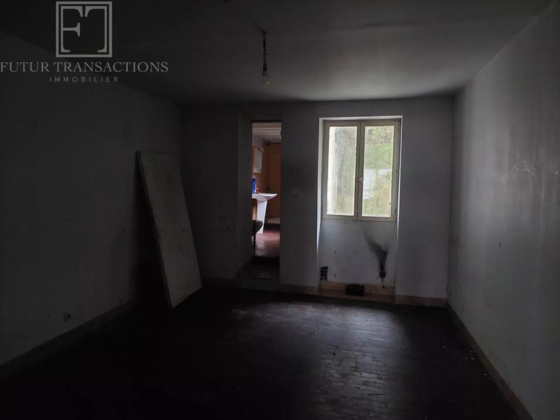 Immeuble - 130 m² - 8 pièces