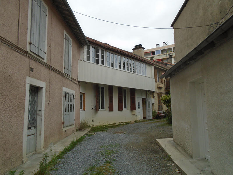 Appartement - 90 m² - 2 pièces