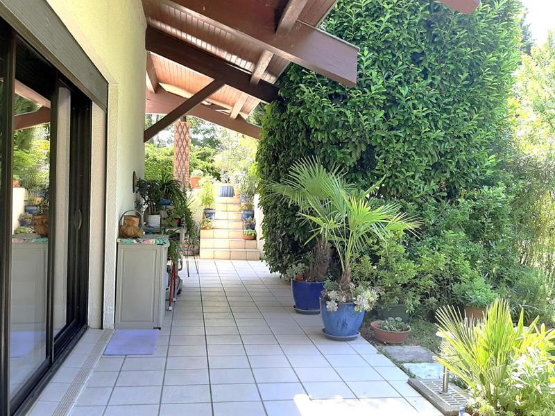 Maison - 212 m² - 7 pièces