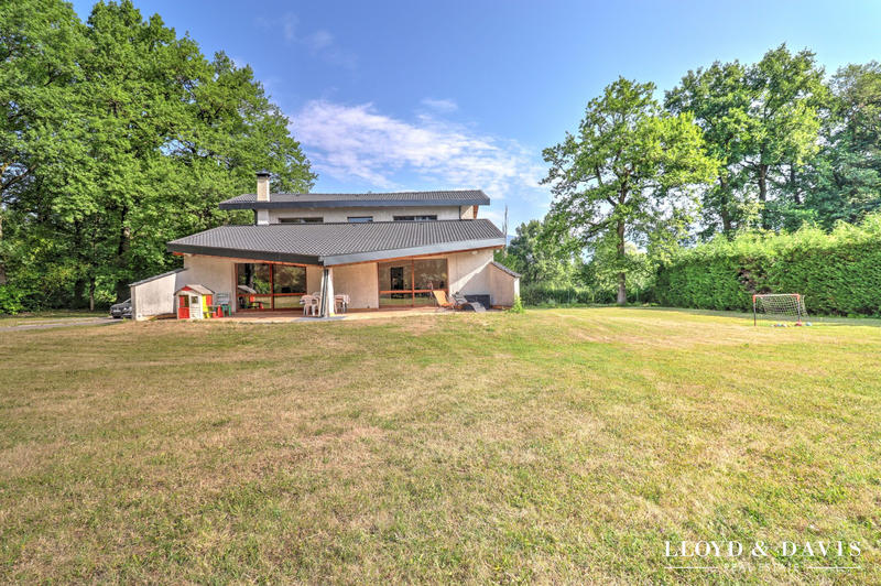 Maison - 195 m² - 8 pièces