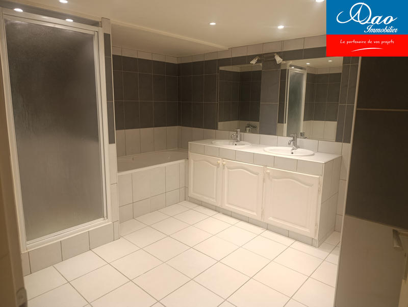 Loft - 176 m² - 5 pièces