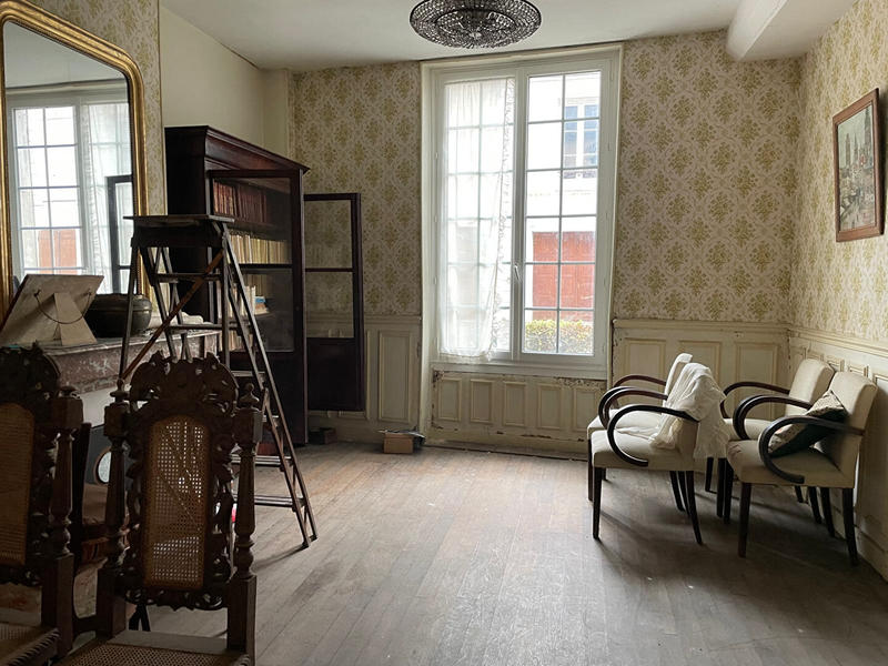 Maison - 317 m² - 13 pièces