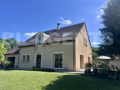 Maison traditionnelle - 165 m² - 7 pièces