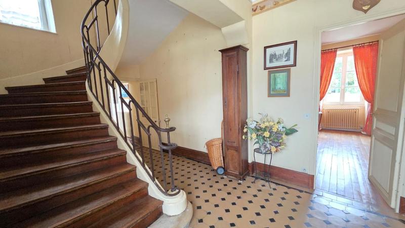 Maison en pierre - 309 m² - 9 pièces