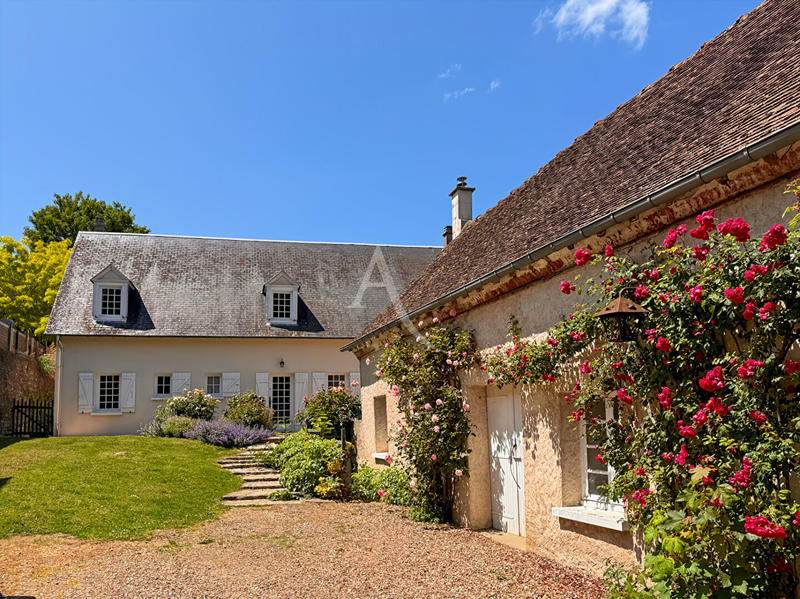 Maison - 220 m² - 8 pièces