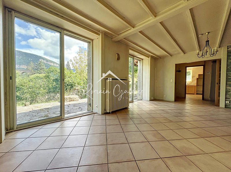 Maison - 175 m² - 8 pièces