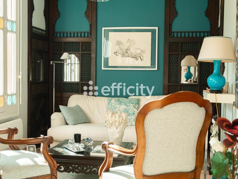 Maison - 236 m² - 6 pièces