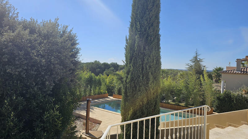 Maison - 240 m² - 7 pièces