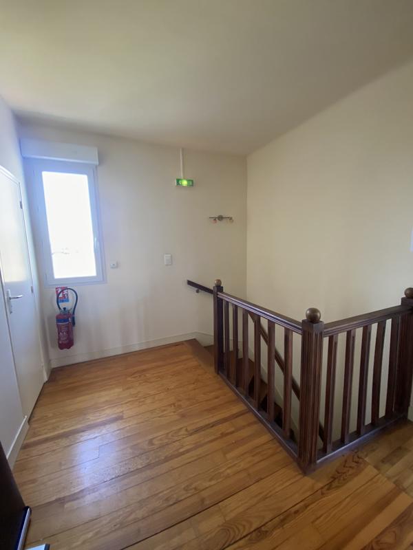 Maison traditionnelle - 280 m² - 11 pièces