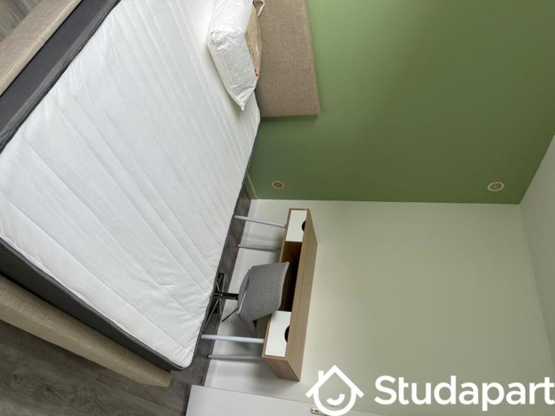 Chambre - 11 m² - 1 pièce