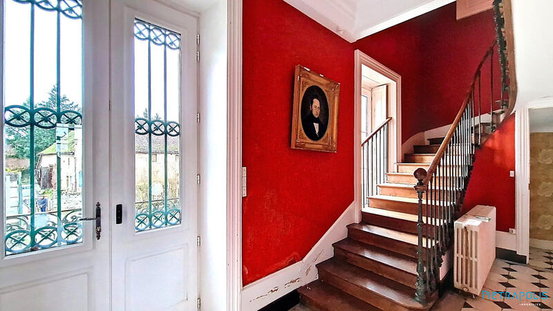 Maison - 443 m² - 15 pièces