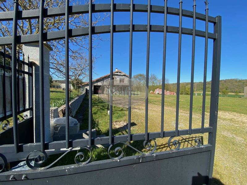 Maison - 300 m² - 10 pièces