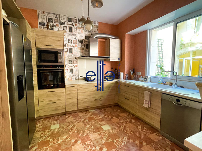 Maison - 278 m² - 10 pièces