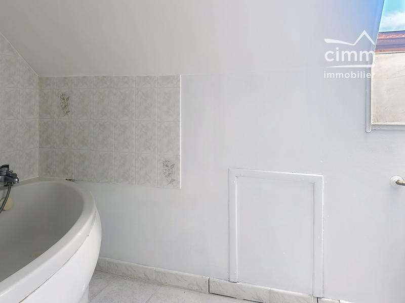 Maison - 101 m² - 6 pièces