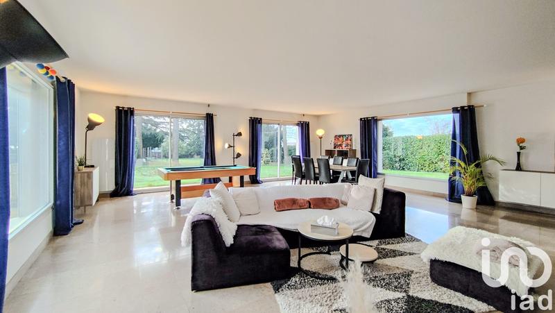 Maison - 251 m² - 9 pièces