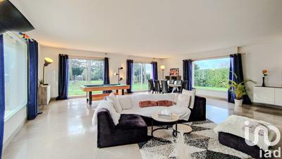 Maison - 251 m² - 9 pièces