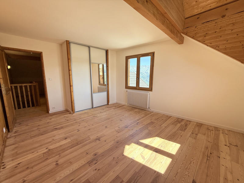 Châlet - 329 m² - 13 pièces