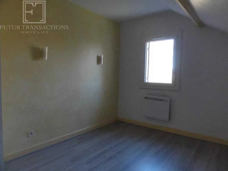 Maison - 233 m² - 12 pièces