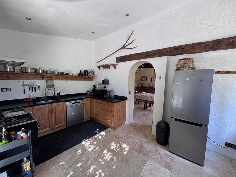 Maison - 250 m² - 9 pièces