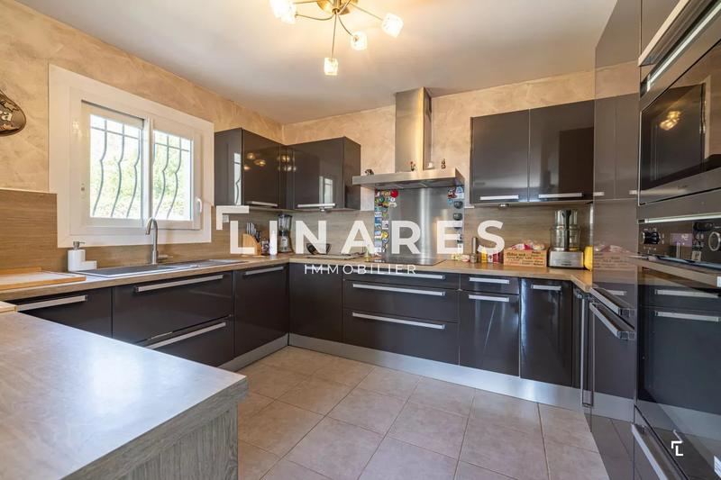 Maison - 174 m² - 5 pièces