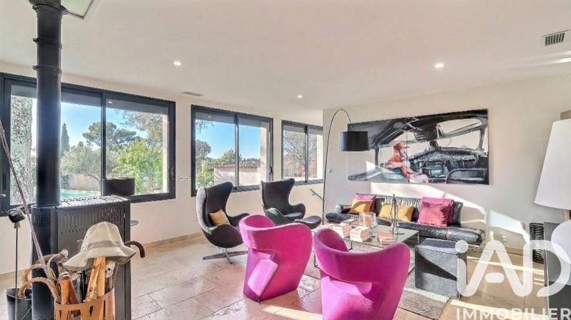 Maison - 232 m² - 8 pièces