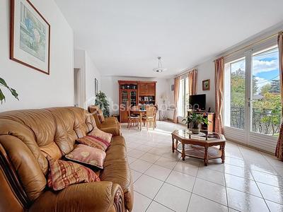 Maison - 120 m² - 3 pièces