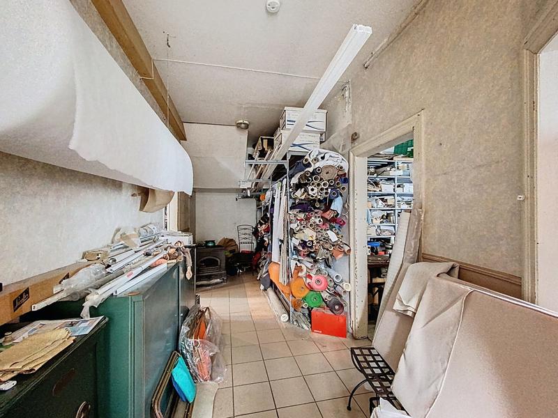 Local d'activités - 135 m² - 5 pièces