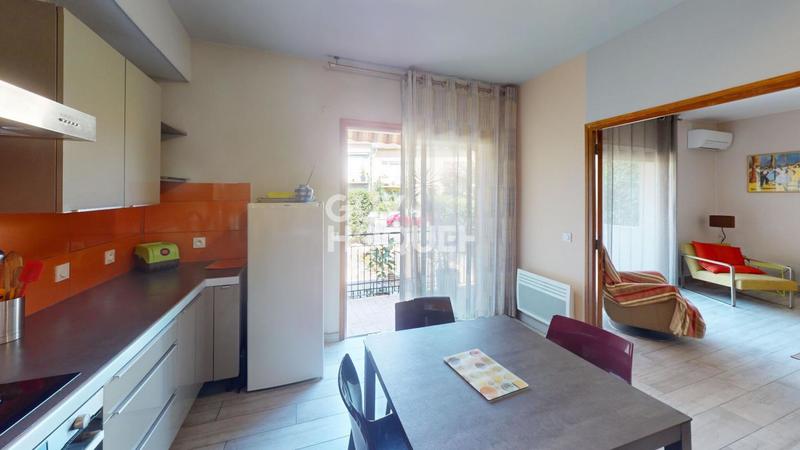 Maison - 222 m² - 8 pièces