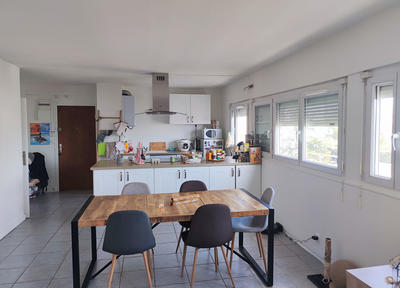 Appartement - 82 m² - 4 pièces