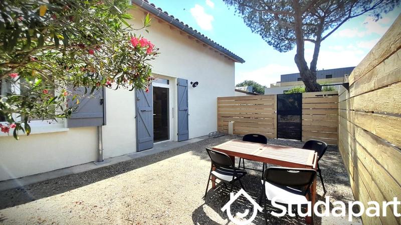 Chambre - 9 m² - 1 pièce